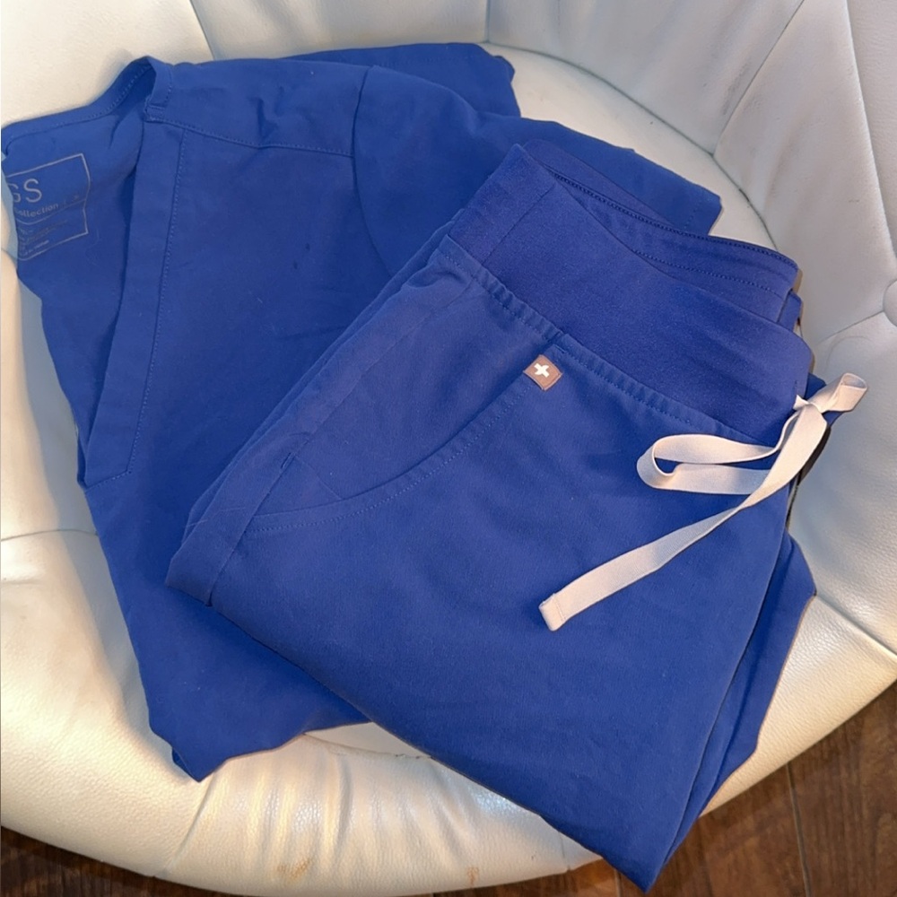 FIGS Royal Blue Scrub set